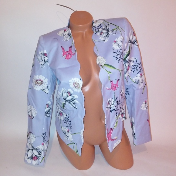 Simply Styled Blazer - Picture 1 of 8